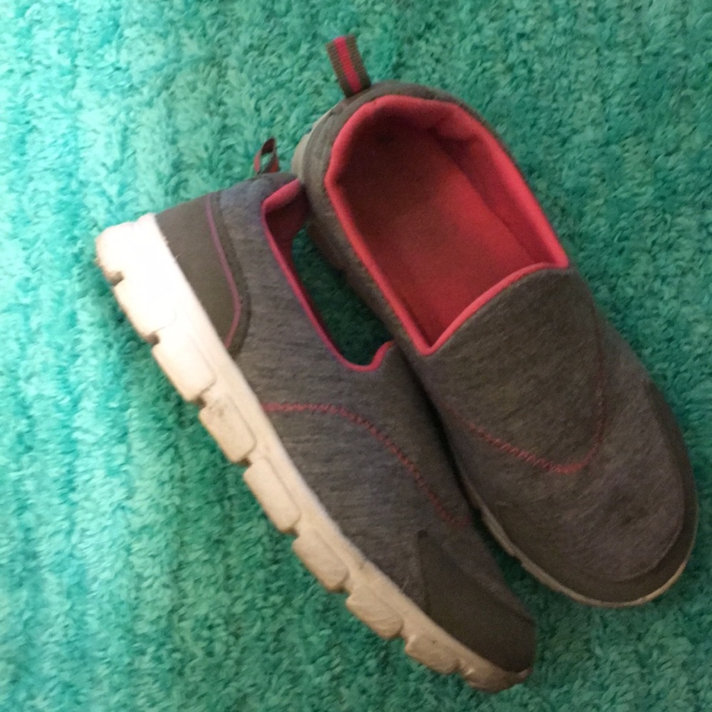 Shoes - Picture 2 of 4